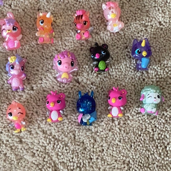 50 hatchimals+1 rare hatchimal with moveable head(pink koala)+container for them - Picture 11 of 11